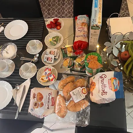 Matrimoniale Ampia Con Bagno Privato In Condiviso בית אירוח