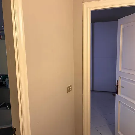 Matrimoniale Ampia Con Bagno Privato In Condiviso Dall Host