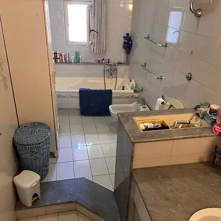 Privatunterkunft Matrimoniale Ampia Con Bagno Privato In Condiviso Dall Host *
