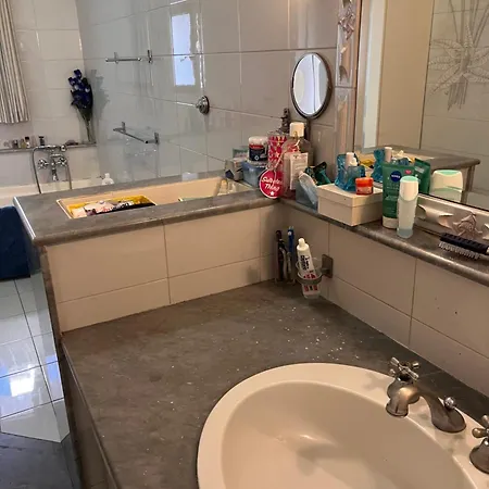 Matrimoniale Ampia Con Bagno Privato In Condiviso Dall Host